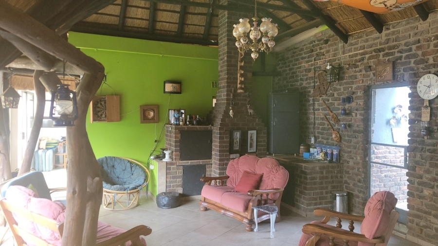 5 Bedroom Property for Sale in Wilkeville North West